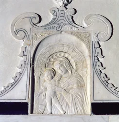 Bas-relief de uma Madonna e Criança (mármore)