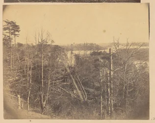 [Paisagem com árvores e água].