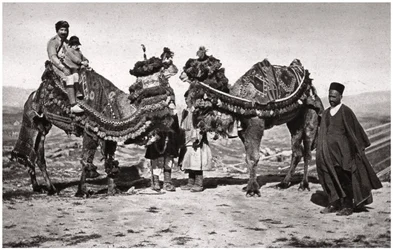 Peregrinos com seus camelos a caminho de Karbala, Iraque, 1925