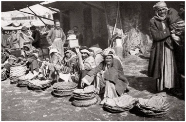 Suq El Khubur, um mercado de pão nativo, Bagdá, Iraque, 1925.