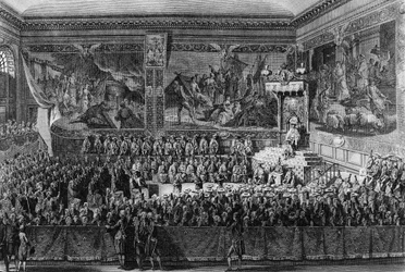 O primeiro da Revolução Francesa: Cama da Justiça realizada em Versalhes a 6 de Agosto de 1787 pelo Rei da França Luís XVI (1754-1793). Desenho e gravura de Abraham Girardet. Paris, Biblioteca do Instituto de História da Revolução