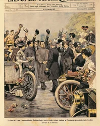 Chegada em São Petersburgo do carro vencedor italiano (Itala 35/45 HP conduzido por Scipione Borghese e Ettore Guizzardi), final da corrida motorizada Paris-Pequim, ilustração de Achille Beltrame de La Domenica del Corriere, 11-18 de agosto
