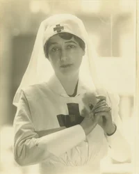 Lady Duff-Gordon como enfermeira (impressão de platina)