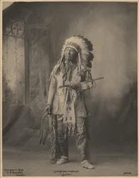 [Chefe Cavalo Americano, do Oyate Oceti Sakowin]
