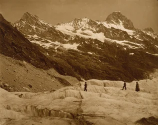 Paisagem alpina, três caminhantes em uma geleira, de 1860 (impressão de carbono)