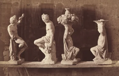 Quatro estátuas, c. 1868 (foto)