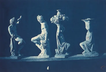Quatro estátuas, c. 1868 (foto)