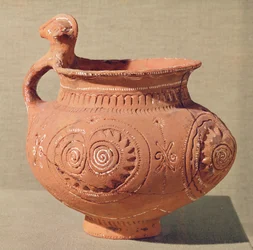Vaso funerário com cabo antropomórfico