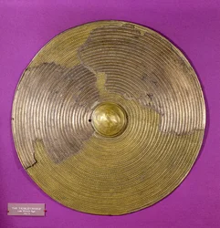 Escudo de Tribley, final da Idade do Bronze (bronze)