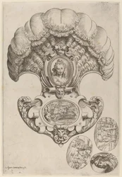 Um capacete em forma de leque