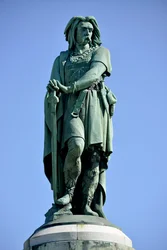 Estátua colossal de Vercingétorix (72-46 a.C.), chefe gaulês - escultura de Aimé Millet (1819-1891), com 6,60 m de altura, erigida em 1865 na parte ocidental do monte Auxois (base de 7 m de altura de Viollet-le-Duc), Alise-Sainte-Reine, 1865