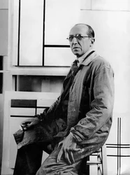Piet Mondrian no seu estúdio na 26 avenue du Depart
