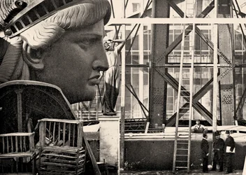Montagem da Estátua da Liberdade, Paris 1883