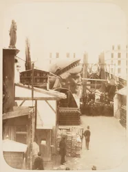 Vista da área externa do workshop Monduit e Bechet, mostrando a cabeça da Estátua da Liberdade, Paris, 1883