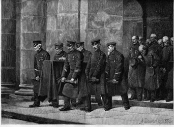 O funeral de uma pessoa deficiente. Soldados franceses carregando o caixão de um soldado durante o seu funeral na Igreja dos Soldados (Saint Louis des Invalides) em Paris. Gravura após o quadro de Albert Pierre Dawant (1852-1923) em "The Illustrous Worl".