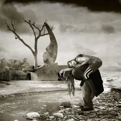 De boleia por uma paisagem surreal