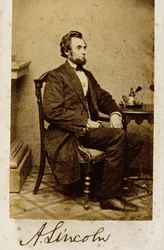 Uma fotografia autografada de Abraham Lincoln, em carta-de-visite, 1861