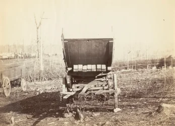 Sem título, [Carroça de bateria de telégrafo de campo]