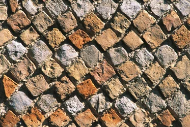 Grande plano de um piso de opus reticulatum. Acrópole de Civitella, Itália, Região de Abruzzo, Chieti