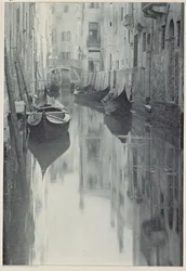 A Bit of Venice, negativo 1894, publicado em 1898 (fotogravura em tonalidade)