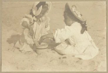 Fiola Flannery, Kitty Stieglitz, 1902.