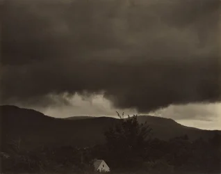 Música: uma sequência de dez fotografias de nuvens, n.º 1
