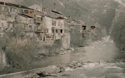 River Valley Near Soaorge, 2018 (fotografia repintada à mão)