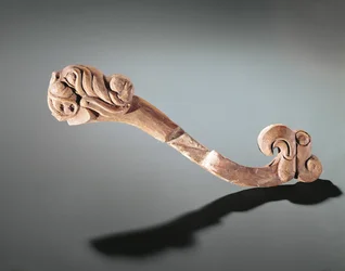 Cheekpiece decorada com cabeças, Altai nômade, 5º - 4 º século aC (madeira)