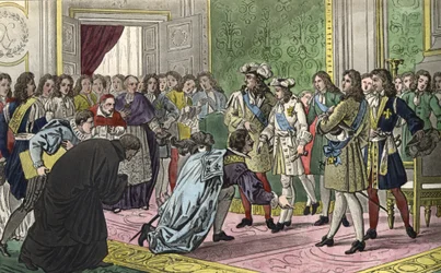 Luís XIV (1638-1715), rodeado pela sua família e pelas figuras mais importantes da Corte, apresenta o seu neto Filipe V aos enviados de Espanha como seu novo rei em 1700. - Desenhado e gravado por Ambroise Tardieu em 1825.
