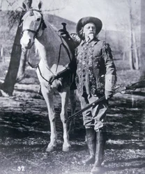 Buffalo Bill Cody (1846-1917) nos seus últimos anos (foto a p/b)