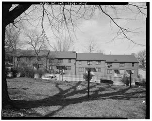 East side - Clark Howell Homes, Building J-1, 432 Venable Street, Atlanta, Fulton County, GA (foto a p/b)