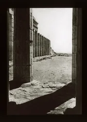 Pátio do Templo de Hatshepsut, Deir El-Bahri (lanterna)
