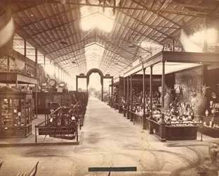 Secção francesa, edifício principal, Exposição Internacional do Centenário, Filadélfia, 1876