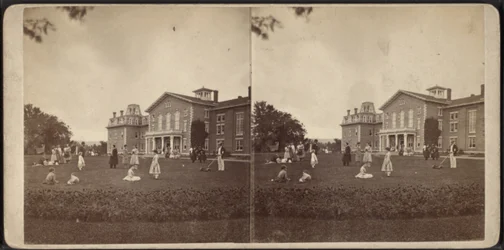 Frente da mansão e gramado, Comunidade Oneida, Estado de Nova York, c.1870