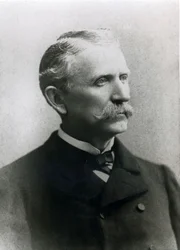 James B. Hume, chefe de detectives da Wells Fargo (foto a p/b)