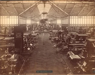 Pavilhão das Máquinas visto a partir da extremidade norte, Exposição Internacional do Centenário de Filadélfia, 1876