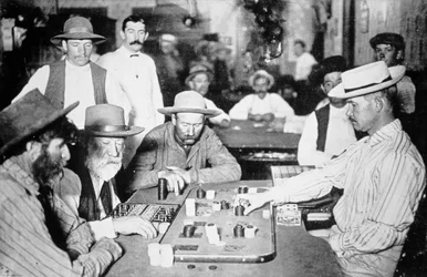 Tocar Faro num saloon em Morenci, Arizona Territory