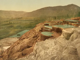 Pulpit Terraces vistas de cima, Parque Nacional de Yellowstone, cerca de 1898