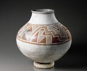 Frasco de Mogollon com desenhos geométricos, estilo II, 1025-1150 (louça de barro com deslizamento bichrome)