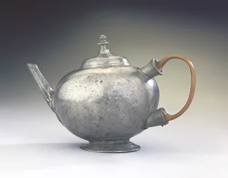 Bule, de Boston, Massachusetts, 1740-60 (pewter e madeira)