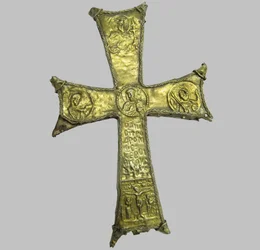 Cruz, séculos XII e XIII