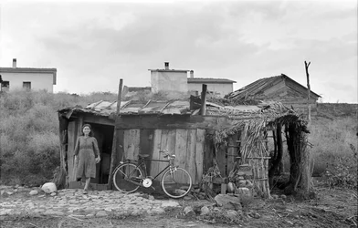 CROTONE - OCUPAÇÃO DE TERRENOS