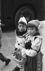 CRIANÇAS MASCARADAS EM CROTONE, Crotone