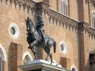 Estátua equestre do Condottiere Colleoni de Andrea del Verrocchio