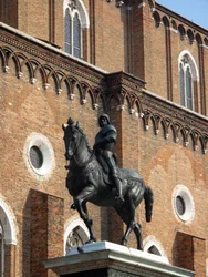 Estátua equestre do Condottiere Colleoni de Andrea del Verrocchio