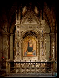Virgem e Criança. Pintura em madeira