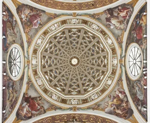 Cúpula com afrescos