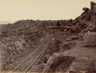 Placa 9. Aproximação leste da ponte de Dale Creek, 1869 (foto)