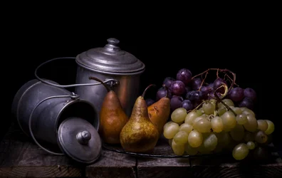 Natureza morta rústica com frutas