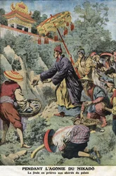 Durante a agonia do Mikado (Imperador do Japão) Meiji (1852-1912): a multidão em orações perto do palácio. Gravação no "Le petit Journal", em 11/08/1912. Coleção privada.